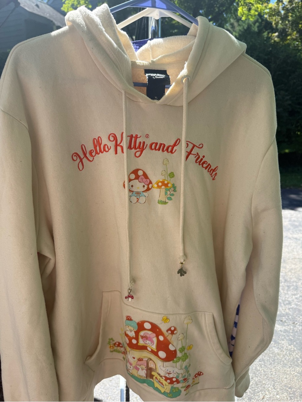 Women’s hello kitty XL hoodie